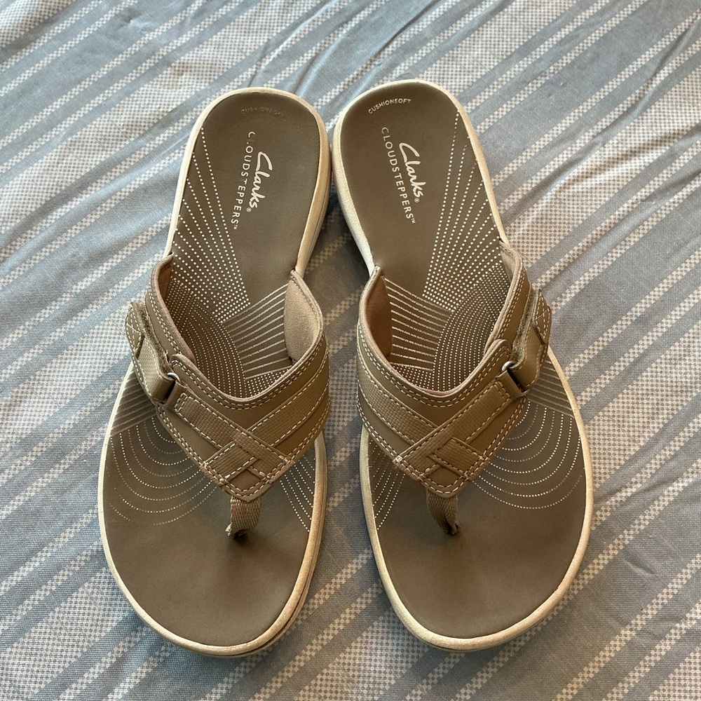 Clark’s Sea Breeze Flip Flop Sandal Size US 9 Tan